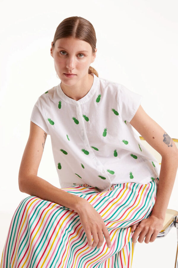 Camisa cuello mao piñas blanca