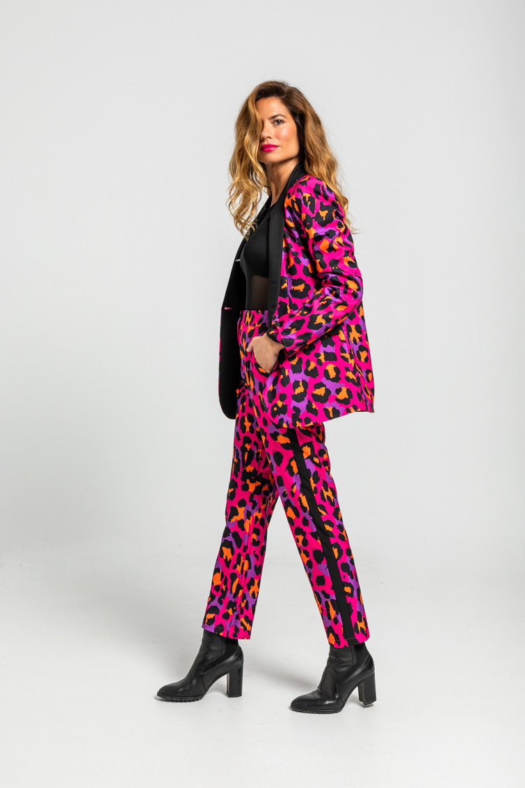 Americana Smoking De Estampado Animal Fuscia - Imagen 2