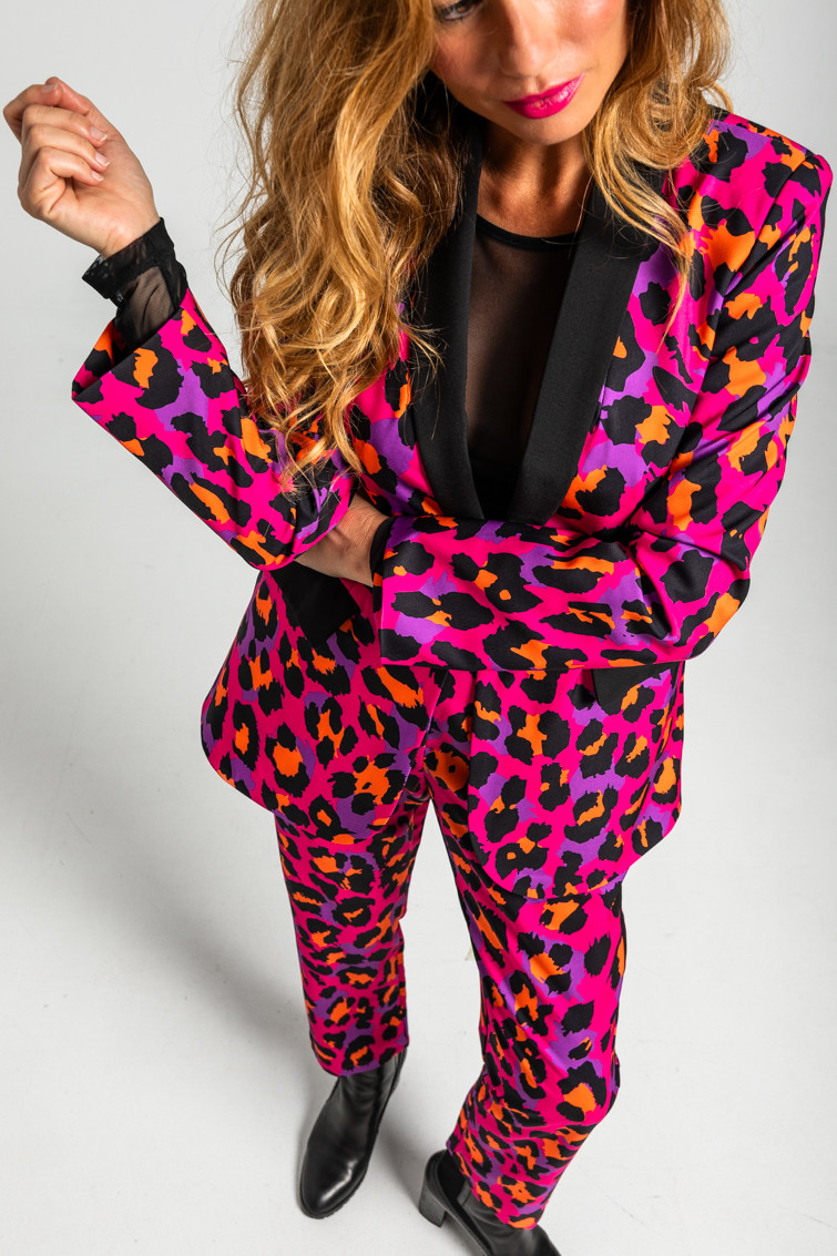 Americana Smoking De Estampado Animal Fuscia - Imagen 3